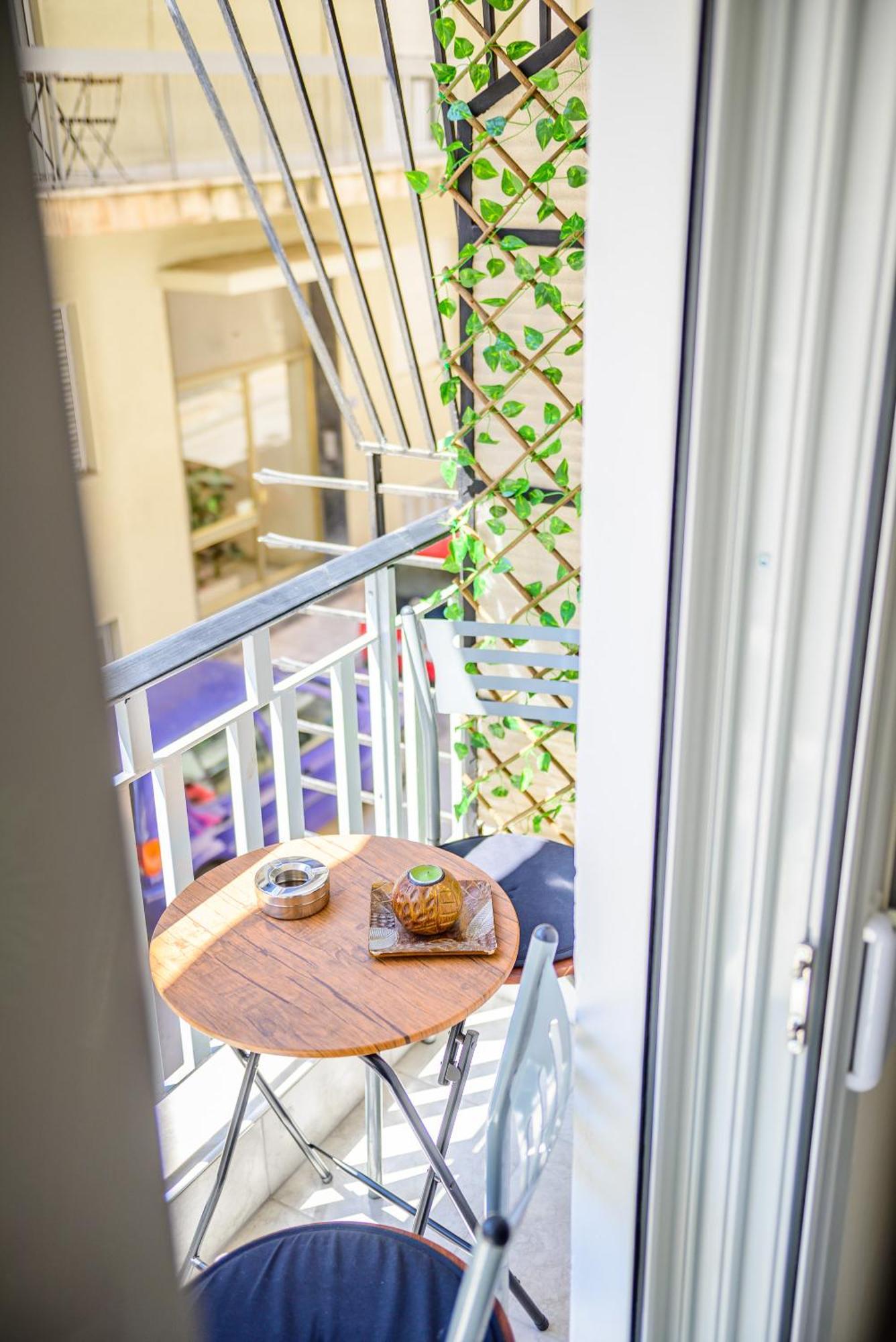 House Apartment *